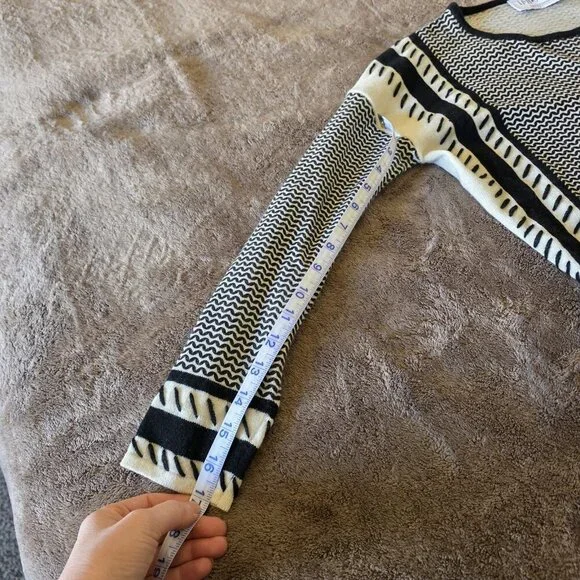 Iphoria 100% Cashmere Fringe Sweater XS Black White Graphic Heart Boho Luxe Art - Picture 16 of 16